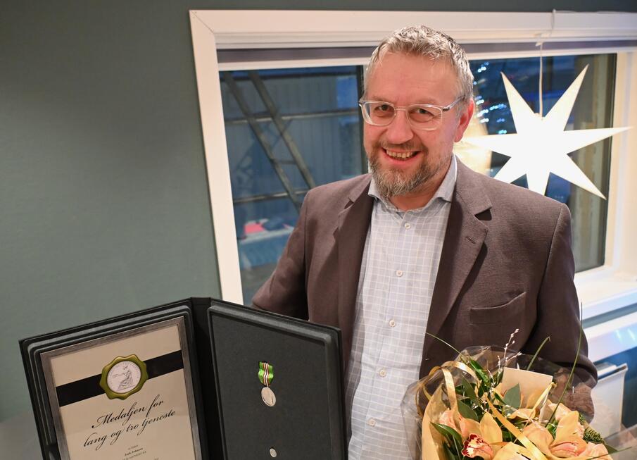 NESOs Jack Johnsen fikk tildelt Norges Vels medalje for lang og tro tjeneste. 