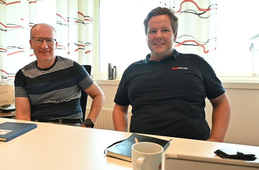 Daglig leder Kjetil Rønning Hansen (til venstre) i KKE og daglig leder Andreas Einejord i SE har etablert fellesprosjektet SEKK, som krever tett samarbeid for administrasjonene.    